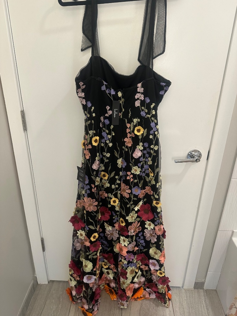 Lulu's 3D floral appliqué tie-strap dress - Picture 5 of 5